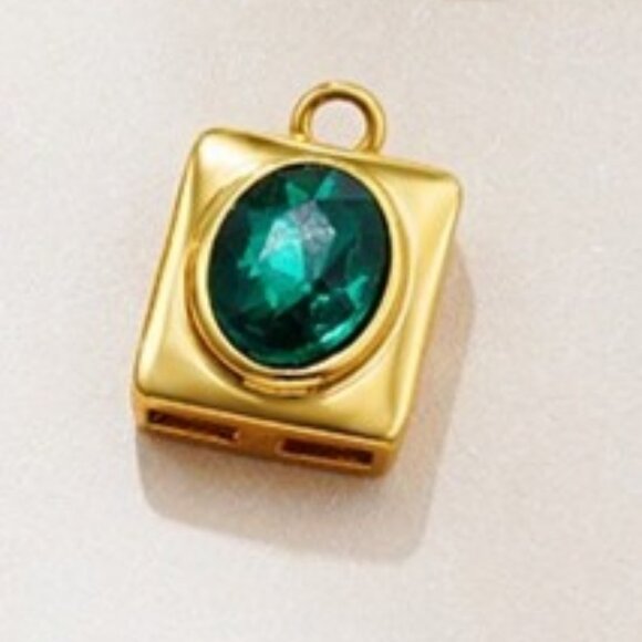 Vintage Style Necklace with Square Pendant Stainless Steel 18k Gold Plate - Picture 6 of 6